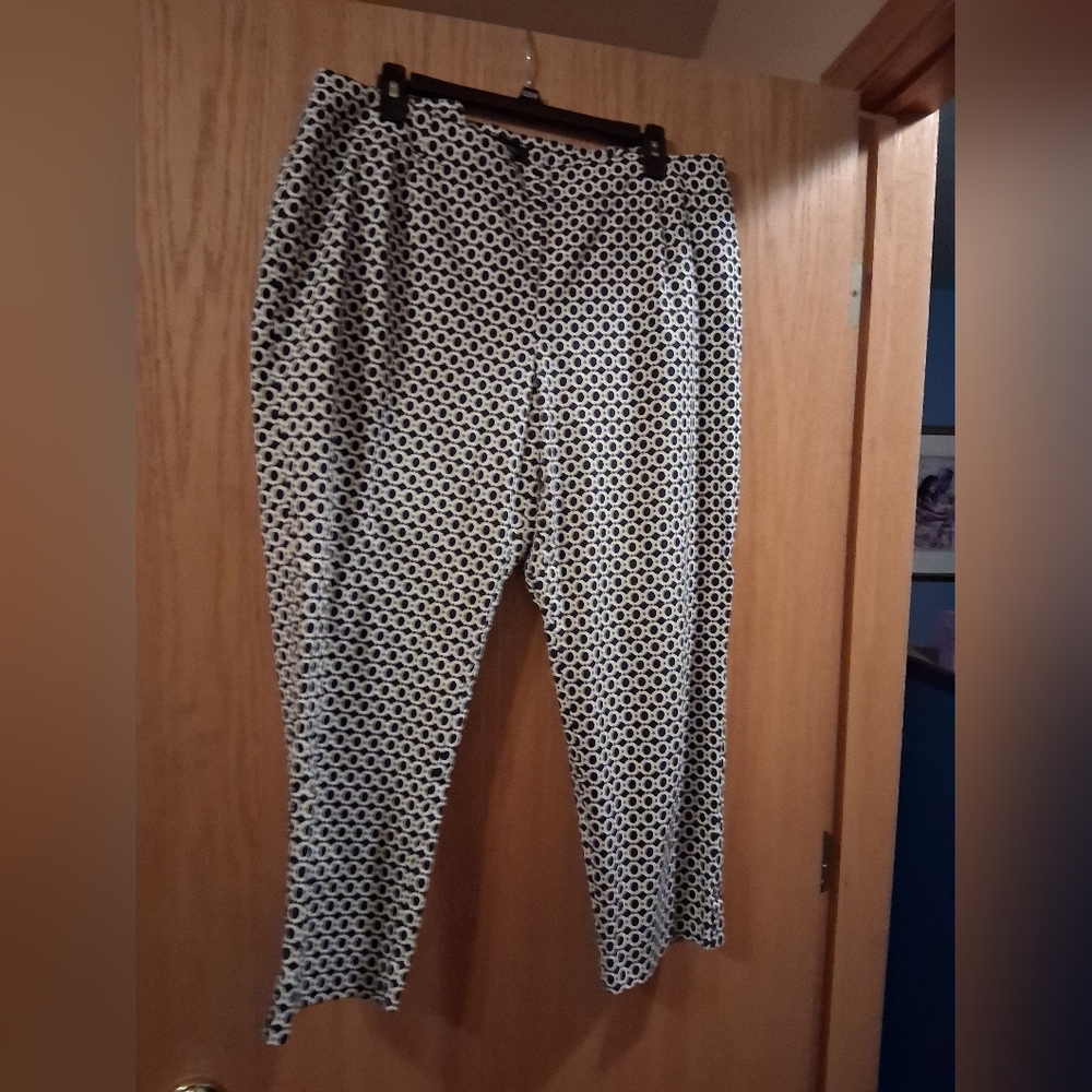 Talbots Black & White Geometric Cropped Ankle Pants